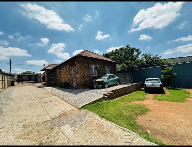 30 BEDROOM HOUSE FOR SALE IN ELSBURG